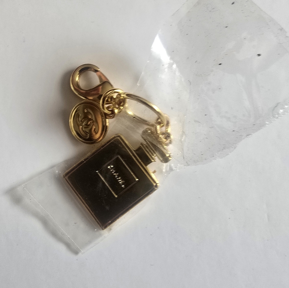 Chanel Gold Keychain Accessory - Picture 3 of 10